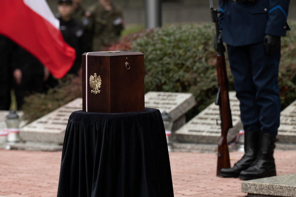 Państwowy pogrzeb Nieznanego Policjanta II Rzeczypospolitej – Ofiary Zbrodni Katyńskiej – Katowice, 30 października 2025. Fot. Krzysztof Łojko (IPN)