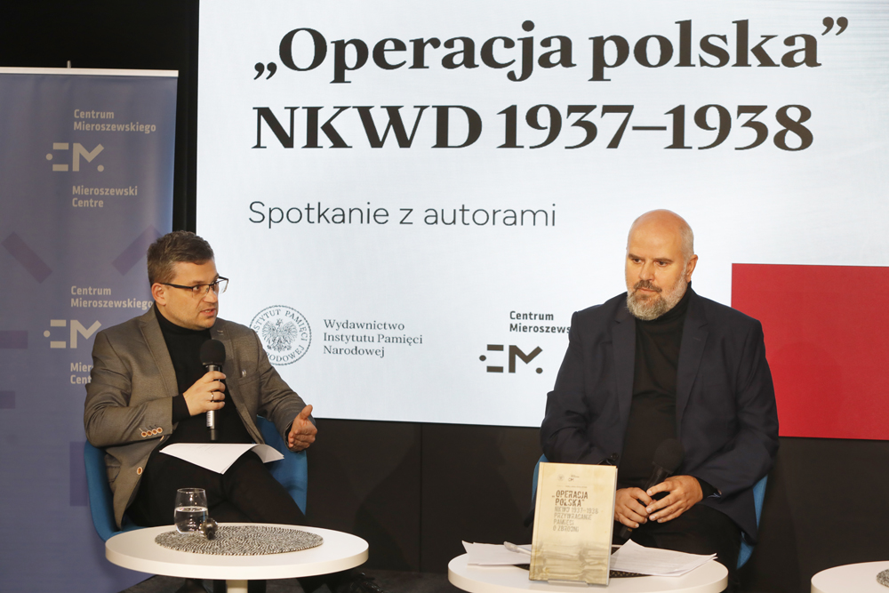 Spotkanie z cyklu „Książki Pełne Historii” – Warszawa, 29 października 2025. Na zdj. od lewej Paweł Libera, Maciej Wyrwa. Fot. Piotr Życieński (IPN)