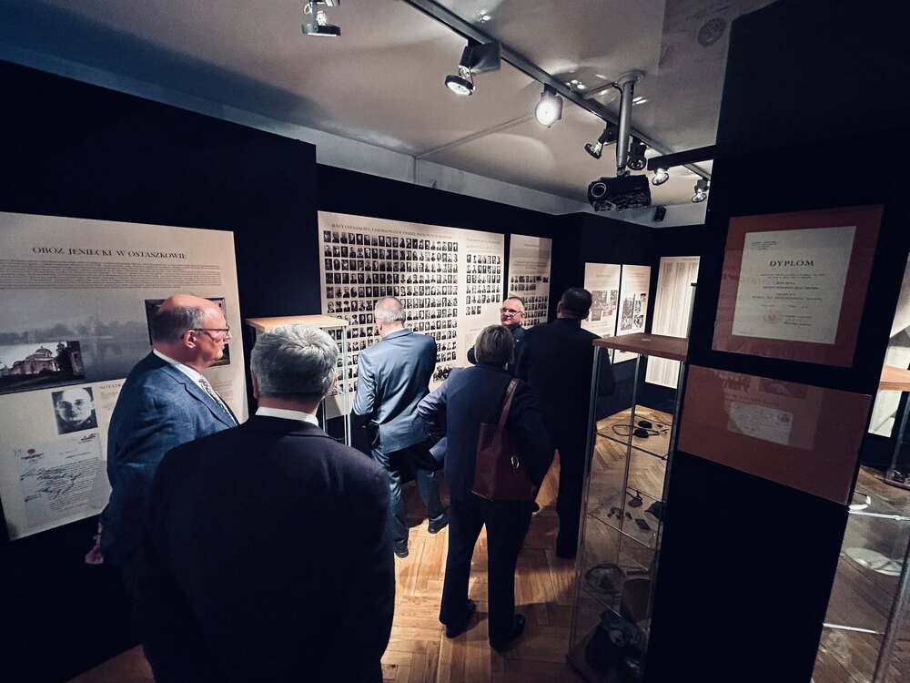 Wizyta w Izbie Pamięci Ogólnopolskiego Stowarzyszenia „Rodzina Policyjna 1939 r. ” – Katowice, 30 października 2025. Fot. Ogólnopolskie Stowarzyszenie „Rodzina Policyjna 1939 r.” z siedzibą w Katowicach