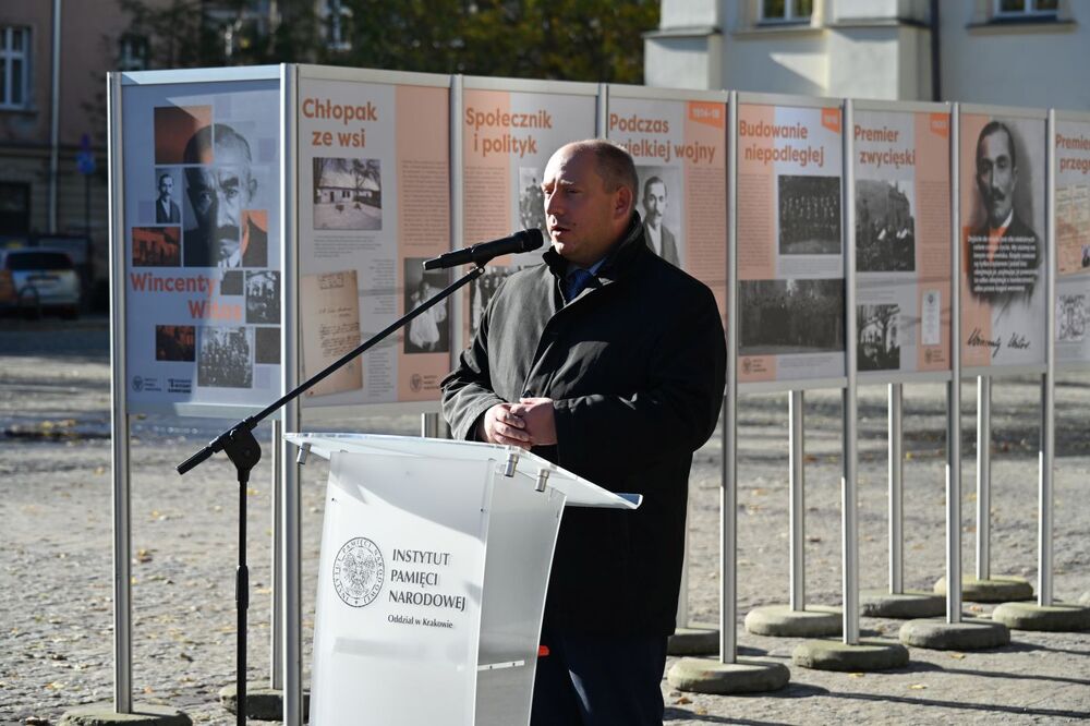 Uroczystości upamiętniające Wincentego Witosa i Ignacego Daszyńskiego – Kraków, 31 października 2025. Na zdj. wojewoda małopolski Krzysztof Jan Klęczar. Fot. Janusz Ślęzak (IPN)