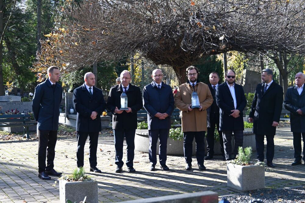 Zastępcy prezesa IPN uczcili pamięć Janusza Kurtyki – Kraków, 1 listopada 2025. Fot. Janusz Ślęzak (IPN)