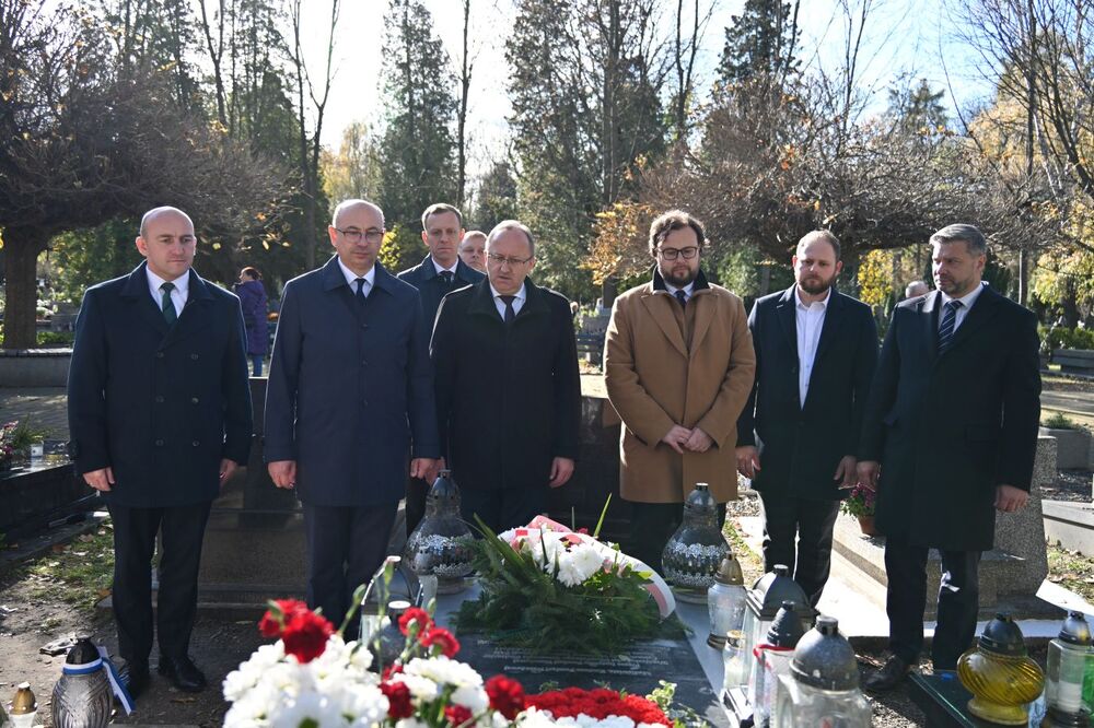 Zastępcy prezesa IPN uczcili pamięć Janusza Kurtyki – Kraków, 1 listopada 2025. Fot. Janusz Ślęzak (IPN)