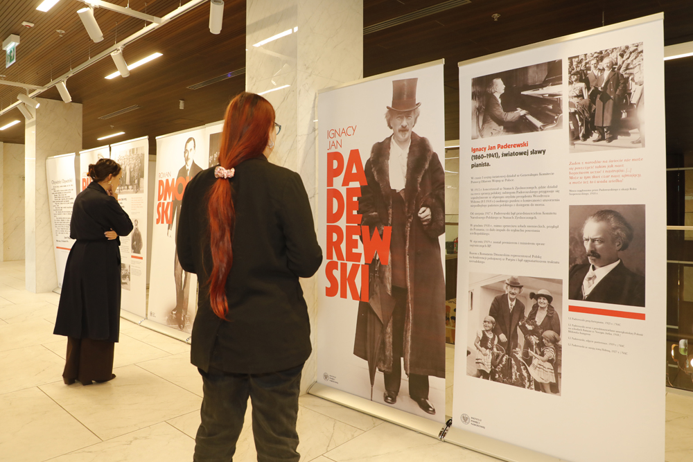 Wystawa „Ojcowie niepodległości” w Centralnym Przystanku Historia w Warszawie. Fot. Piotr Życieński (IPN)