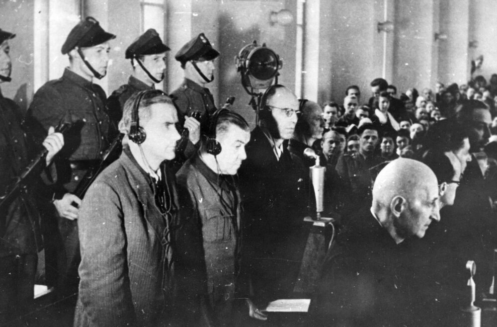 Proces Ludwiga Fischera, Ludwiga Leista, Josefa Meisingera i Maxa Daume przed Najwyższym Trybunałem Narodowym w Warszawie w dniach 17 grudnia 1946 - 3 marca 1947 r., odbywający się w sali Związku Nauczycielstwa Polskiego w Warszawie przy ul. Smulikowskiego (Warszawa-Powiśle). Fot. AIPN