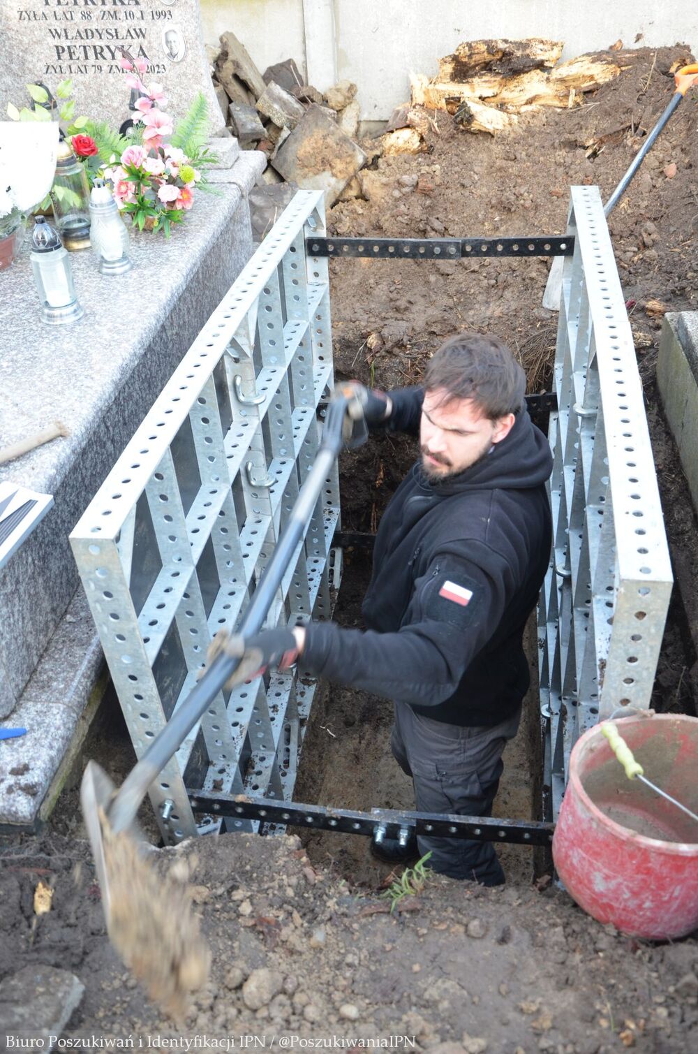 Prace poszukiwawcze na Cmentarzu Rzymskokatolickim przy ul. Limanowskiego w Radomiu. Fot. IPN