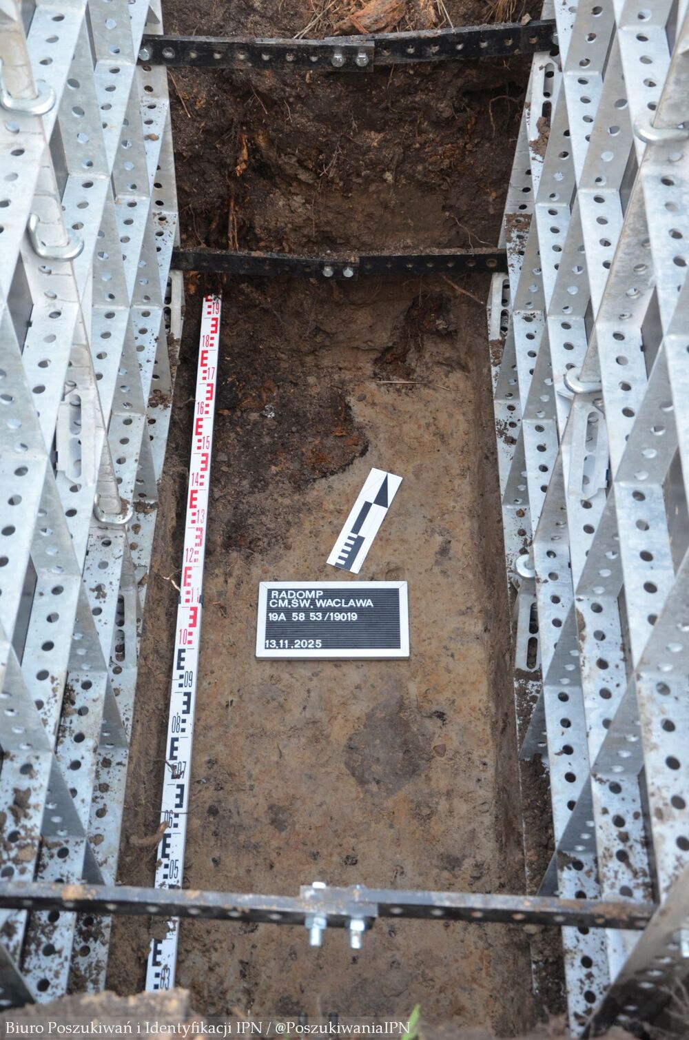 Prace poszukiwawcze na Cmentarzu Rzymskokatolickim przy ul. Limanowskiego w Radomiu. Fot. IPN