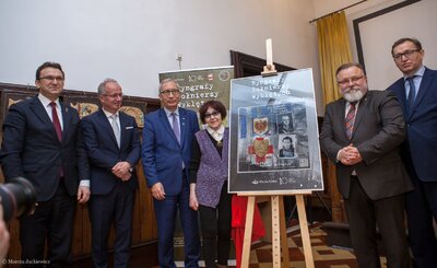 Prezentacja nowych znaczków pocztowych z serii „Ryngrafy Żołnierzy Wyklętych” – 28 lutego 2018. Fot. Marcin Jurkiewicz (IPN)