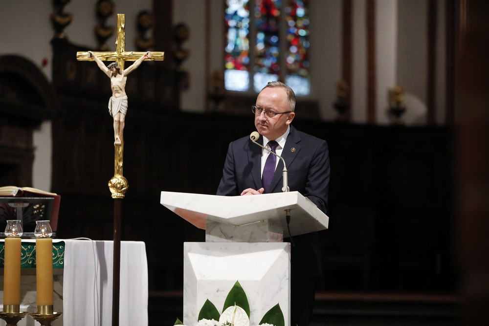 Msza św. w intencji Odbudowy Ducha Narodu Polskiego. Przemawia dr hab. Karol Polejowski, zastępca prezesa IPN. Fot. Krzysztof Kapłon (IPN)