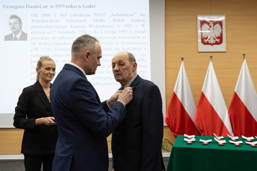 Uroczystość wręczenia Krzyży Wolności i Solidarności w Delegaturze IPN w Bydgoszczy – 19 listopada 2025. Fot. Roman Jocher (IPN)