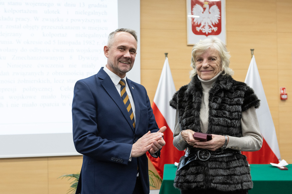 Uroczystość wręczenia Krzyży Wolności i Solidarności w Delegaturze IPN w Bydgoszczy – 19 listopada 2025. Fot. Roman Jocher (IPN)