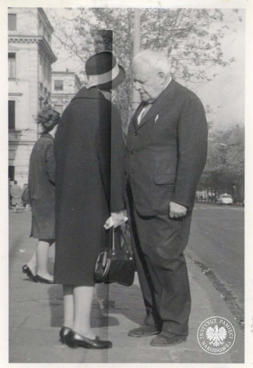 Melchior Wańkowicz z żoną Zofią, zdjęcie operacyjne, 1967 r. (fot. z zasobu AIPN)