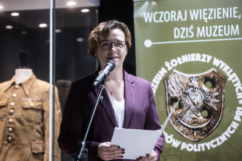 Wystawa „Metodą katyńską…”. O katach i egzekucjach w więzieniu mokotowskim. Na zdj. dyrektor Muzeum Żołnierzy Wyklętych i Więźniów Politycznych PRL Adrianna Garnik – Warszawa, 21 listopada 2025. Fot. Sławek Kasper (IPN)