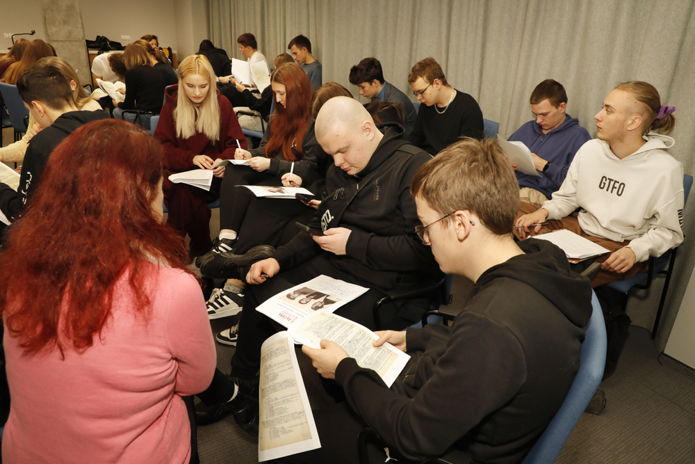 Spotkanie „Czego szukamy w archiwach?” w ramach IX edycji projektu „Łączka i inne miejsca poszukiwań” – Warszawa, 24 listopada 2025. Fot. Piotr Życieński (IPN)