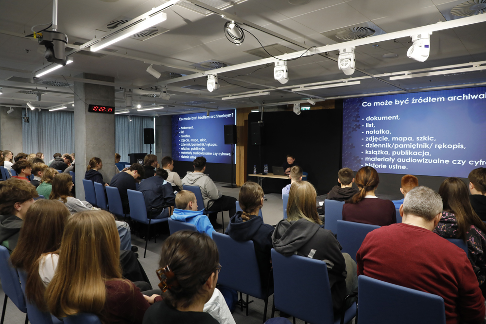 Spotkanie „Czego szukamy w archiwach?” w ramach IX edycji projektu „Łączka i inne miejsca poszukiwań” – Warszawa, 24 listopada 2025. Fot. Piotr Życieński (IPN)