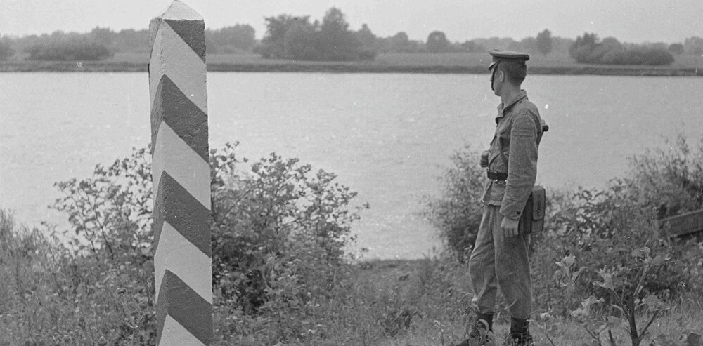 Posterunek graniczny w Czelinie nad Odrą (najprawdopodobniej 1968 r.). Z zasobu IPN