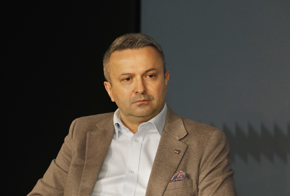 Debata „Podziały w NSZZ Solidarność. Jak wpłynęły na system polityczny w Polsce”. Na zdj. dr Sebastian Pilarski – dyrektor Biura Badań Historycznych IPN – 26 listopada 2025. Fot. Piotr Życieński (IPN)