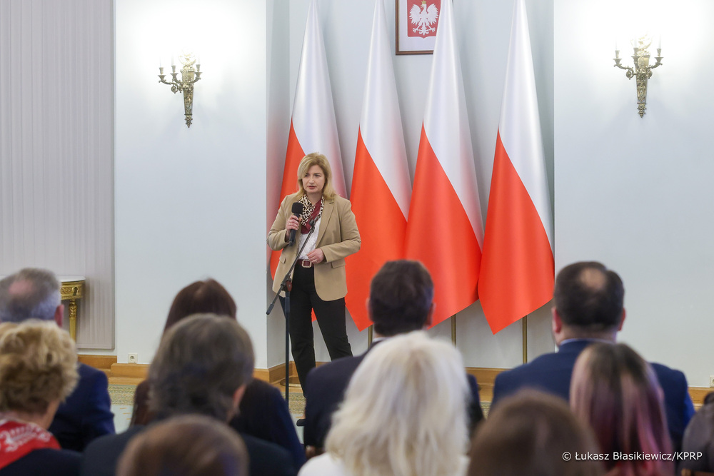 II Światowe Zgromadzenie Prezesów i Liderów Organizacji Polonii w Warszawie. Na zdj. Podsekretarz Stanu w Kancelarii Prezydenta Rzeczypospolitej Polskiej Agnieszka Jędrzak – 27 listopada 2025. Fot. Łukasz Błasikiewicz (Kancelaria Prezydenta RP)