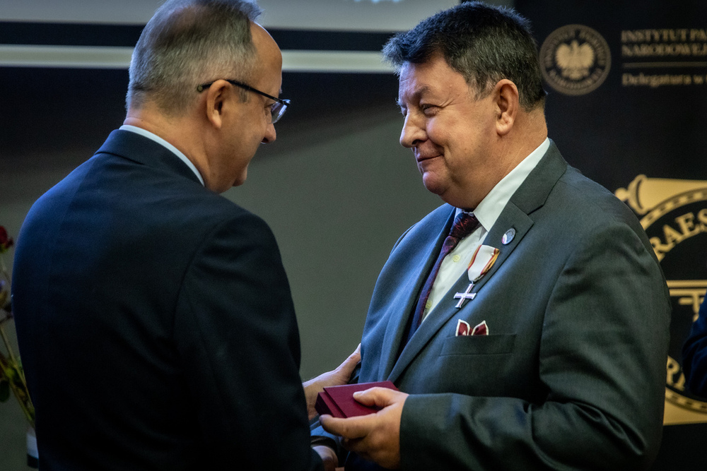 Uroczystość wręczenia Krzyży Wolności i Solidarności oraz nagrody Praesentes Prioribus – Olsztyn, 28 listopada 2025. Fot. Łukasz Czechyra (IPN)