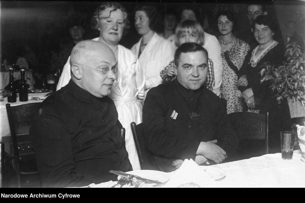 Uroczystość polonijna w Gdańsku. Widoczny m.in. biskup gdański Edward O`Rourke. Fot. NAC