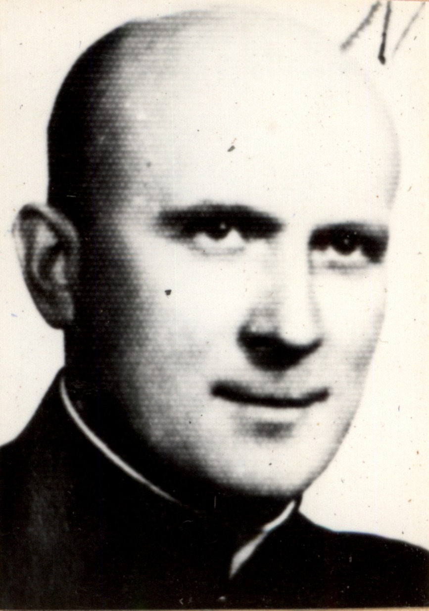 Zdjęcie legitymacyjne księdza Stefana Niedzielaka z Kartoteki księży katolickich prowadzonej przez MSW (AIPN)