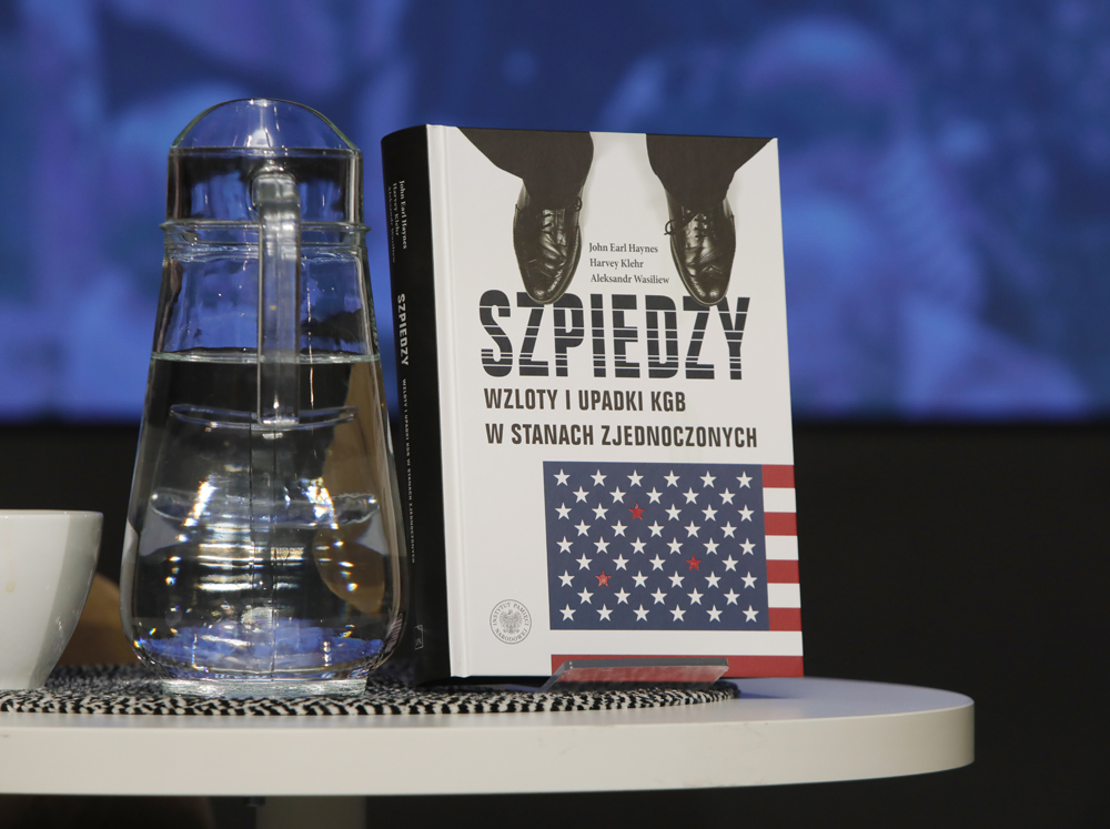 Spotkanie otwarte „Szpiedzy. Wzloty i upadki KGB w Stanach Zjednoczonych” z cyklu „Oblicza historii” – Warszawa, 8 grudnia 2025. Fot. Piotr Życieński (IPN)
