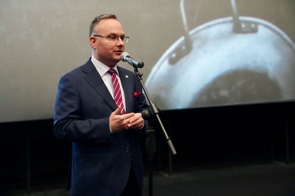 Premierowy pokaz filmu „Dziewczynka ze zdjęcia”. Na zdj. dyrektor szczecińskiego oddziału IPN Krzysztof Męciński – Szczecin, 9 grudnia 2025. Fot. Marcin Górka (IPN)