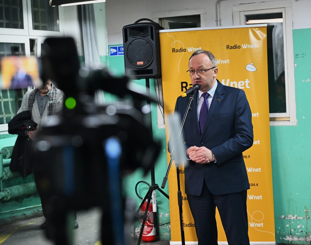 Wystawa „Ślady, których miało nie być”. Na zdj. zastępca prezesa IPN dr hab. Karol Polejowski – Warszawa, 10 grudnia 2025. Fot. Michalina Żelazny (MŻWiWP PRL)