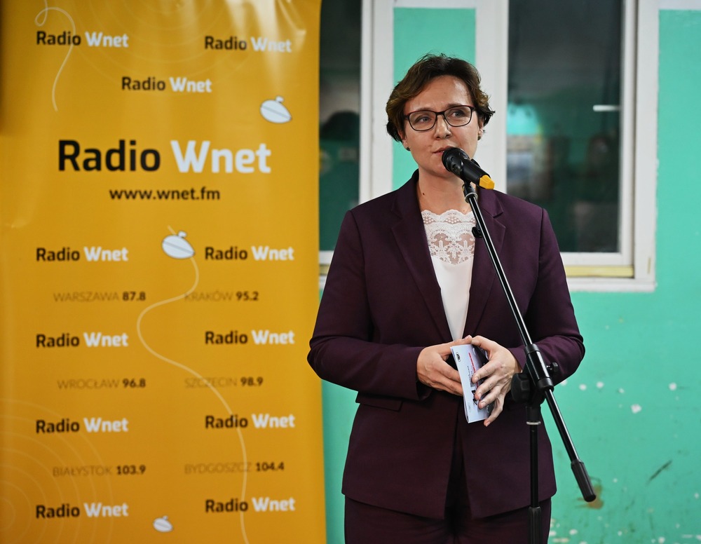 Wystawa „Ślady, których miało nie być”. Na zdj. dyrektor Muzeum Żołnierzy Wyklętych i Więźniów Politycznych PRL Adrianna Garnik – Warszawa, 10 grudnia 2025. Fot. Michalina Żelazny (MŻWiWP PRL)