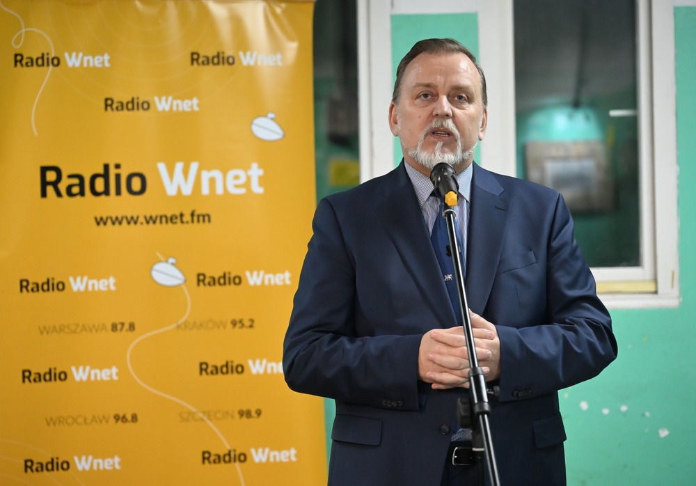 Wystawa „Ślady, których miało nie być”. Na zdj. doradca dyrektora Muzeum Żołnierzy Wyklętych i Więźniów Politycznych PRL dr Janusz Janowski – Warszawa, 10 grudnia 2025. Fot. Michalina Żelazny (MŻWiWP PRL)