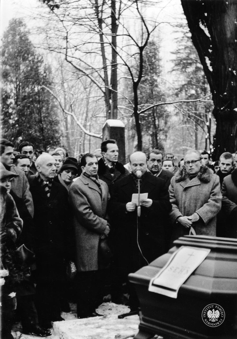 Mowa pożegnalna przy trumnie prof. Jana Sehna na Cmentarzu Rakowickim w Krakowie, z zasobu Archiwum IPN, sygn. IPNKr-13-1-2-31