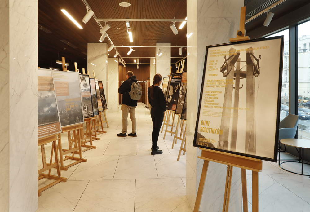 Wystawa „Bunt robotników. Grudzień ’70 – luty ’71” w Centralnym Przystanku Historia. Fot. Piotr Życieński (IPN)