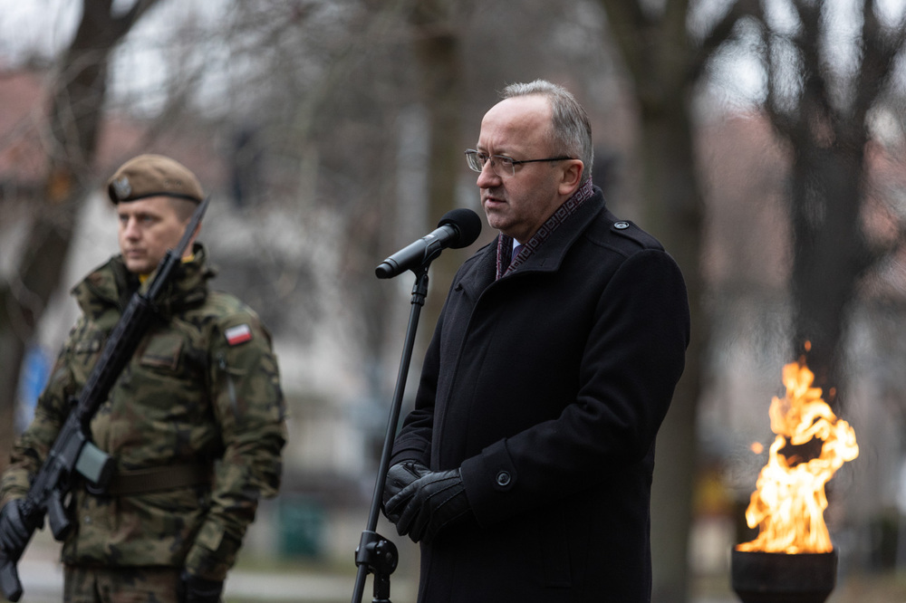 Uczciliśmy 31. rocznicę śmierci gen. broni Stanisława Maczka – Gdańsk, 15 grudnia 2025. Na zdj. zastępca prezesa IPN dr hab. Karol Polejowski. Fot. Roman Jocher