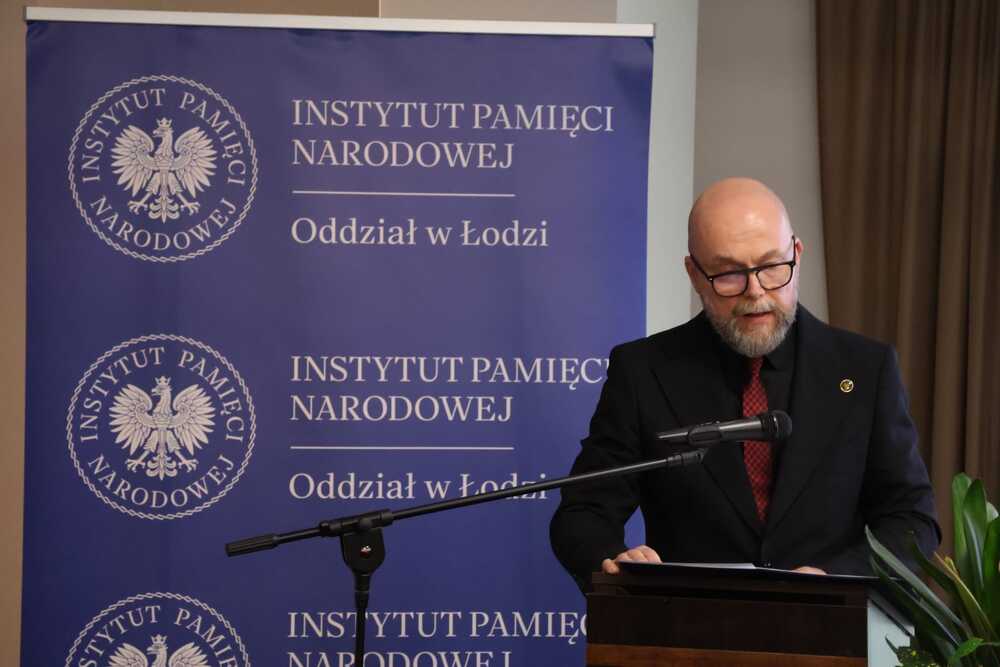 Ogólnopolska konferencja naukowa „Transformacja i archiwa. Od tajnych do jawnych akt komunistycznych służb bezpieczeństwa”. Na zdj. dr Paweł Perzyna – Łódź, 16 grudnia 2025. Fot. Łukasz Rakoczy (IPN)