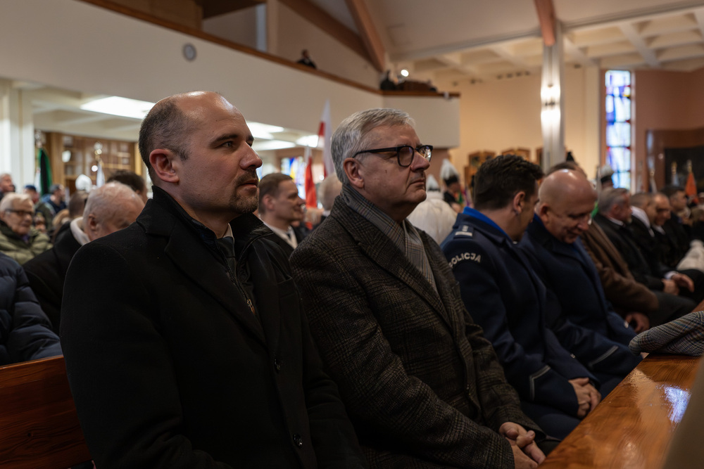 44. rocznica pacyfikacji kopalni „Wujek”. Na zdj. od lewej: dyrektor Oddziału IPN we Wrocławiu dr hab. Kamil Dworaczek i dyrektor Oddziału IPN w Katowicach dr Andrzej Sznajder – Katowice, 16 grudnia 2025. Fot. Krzysztof Łojko (IPN)