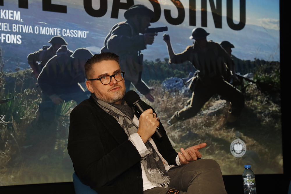„Moje Monte Cassino” – spotkanie z Tomaszem Łysiakiem, reżyserem serialu „Szlak nadziei. Bitwa o Monte Cassino” – Warszawa, 16 grudnia 2025. Fot. Piotr Życieński (IPN)