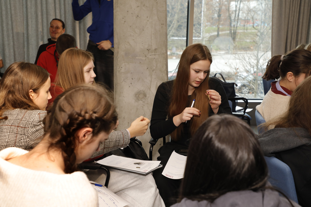 Zajęcia w ramach projektu „Łączka i inne miejsca poszukiwań” – Warszawa, 16 grudnia 2025. Fot. Piotr Życieński (IPN)