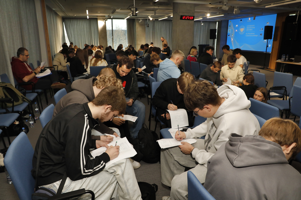 Zajęcia w ramach projektu „Łączka i inne miejsca poszukiwań” – Warszawa, 16 grudnia 2025. Fot. Piotr Życieński (IPN)