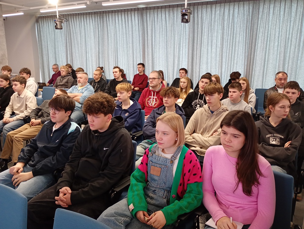 Zajęcia w ramach projektu „Łączka i inne miejsca poszukiwań” – Warszawa, 16 grudnia 2025. Fot. Ewa Tylus (IPN)