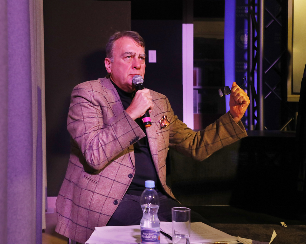 „Koncert pamięci Przemysława Gintrowskiego. Siedem grzechów głównych” – Warszawa, 18 grudnia 2025. Fot. Piotr Życieński (IPN)