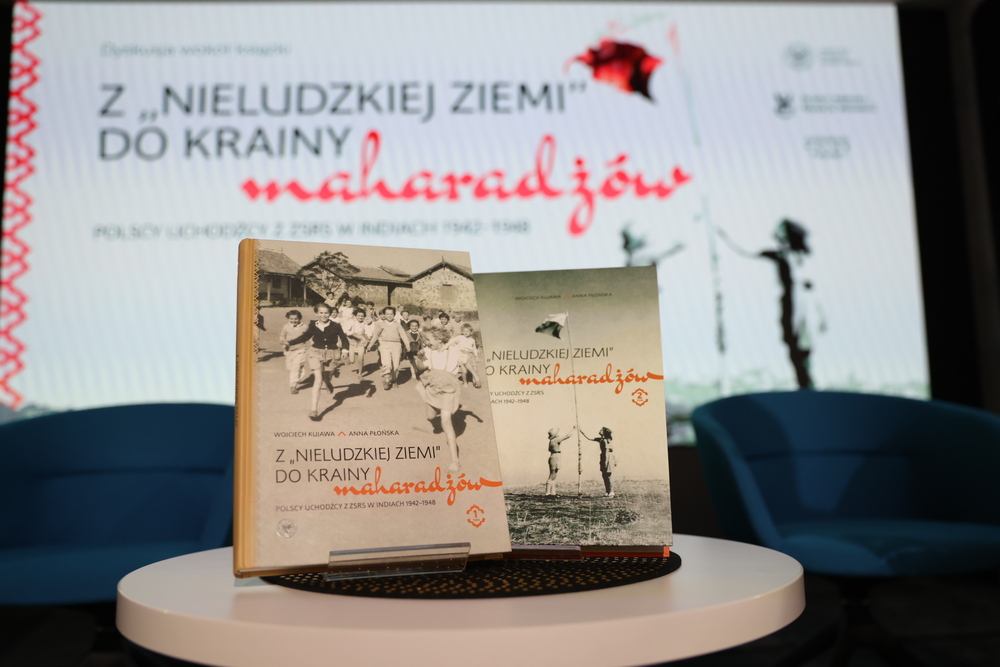 Dyskusja o albumie „Z »nieludzkiej ziemi« do krainy maharadżów. Polscy uchodźcy z ZSRS w Indiach 1942–1948” – Warszawa, 21 stycznia 2026. Fot. Katarzyna Adamów (IPN)