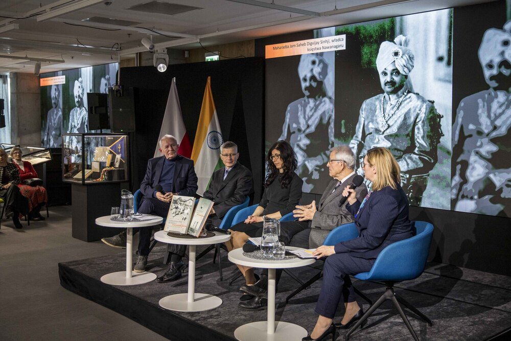 Dyskusja o albumie „Z »nieludzkiej ziemi« do krainy maharadżów. Polscy uchodźcy z ZSRS w Indiach 1942–1948” – Warszawa, 21 stycznia 2026. Fot. Katarzyna Adamów (IPN)