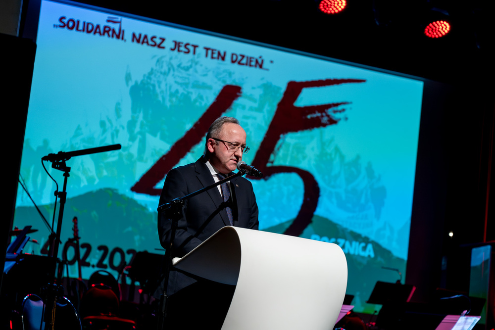 „Solidarni, nasz jest ten dzień” – obchody 45. rocznicy strajku generalnego na Podbeskidziu – Bielsko-Biała, 4 lutego 2026. Na zdj. zastępca prezesa IPN dr hab. Karol Polejowski. Fot. Krzysztof Łojko (IPN)