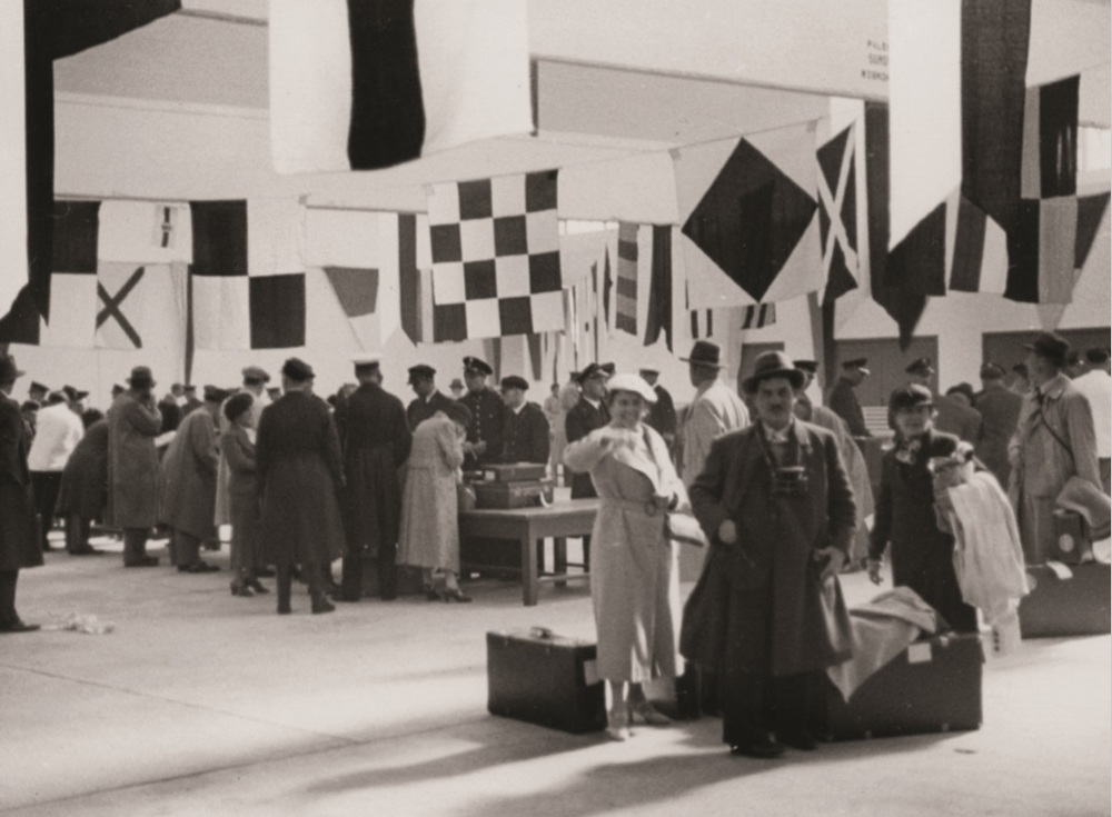 Sala odprawy celnej na Dworcu Morskim w Gdyni. Fot. NAC