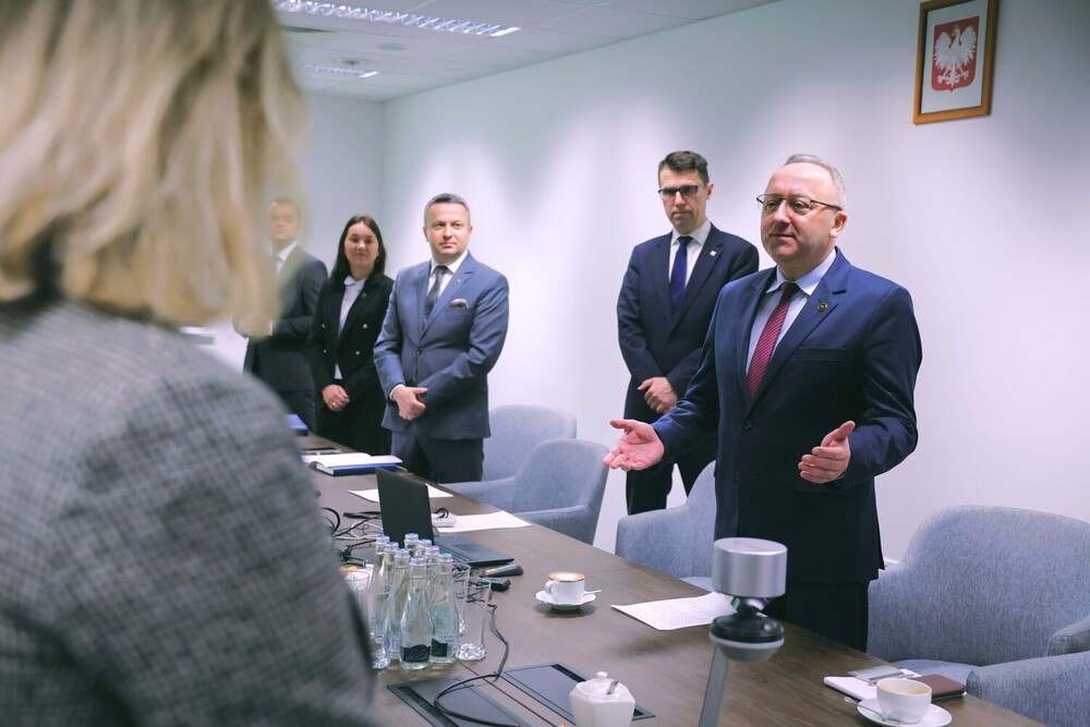 Przedstawiciele Centrum Badań Ludobójstwa i Ruchu Oporu Mieszkańców Litwy z wizytą w IPN. Na zdj. zastępca prezesa IPN dr hab. Karol Polejowski – Warszawa, 11 lutego 2026. Fot. Dariusz Skrzyniarz (IPN)