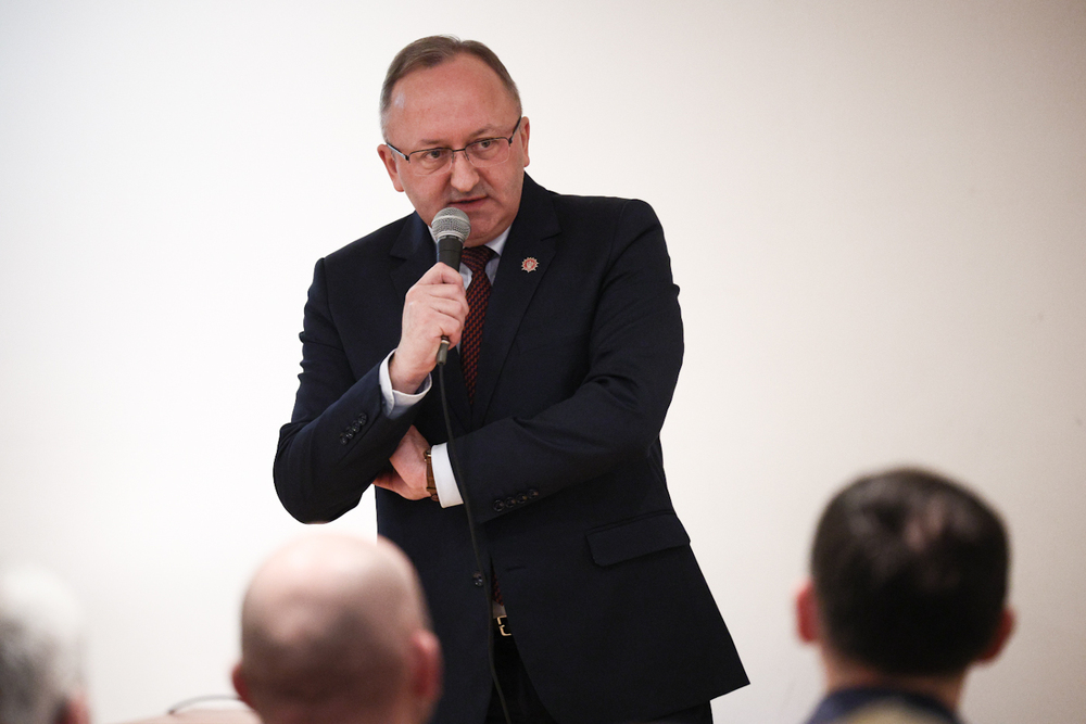 Przedstawiciele IPN z wizytą w Londynie – 22 lutego 2026. Wykład zastępcy prezesa IPN dr. hab. Karola Polejowskiego (na zdjęciu) nt. poszukiwań ofiar zbrodni wołyńskiej. Fot. Sławek Kasper (IPN)