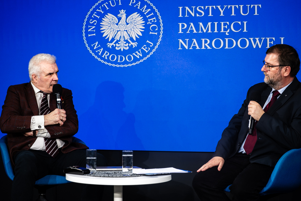 Debata Kresowa w Centralnym Przystanku Historia w Warszawie. Na zdj. od lewej: dr hab. Tomasz Panfil i prof. Piotr Niwiński – 12 marca 2026. Fot. Sławek Kasper (IPN)