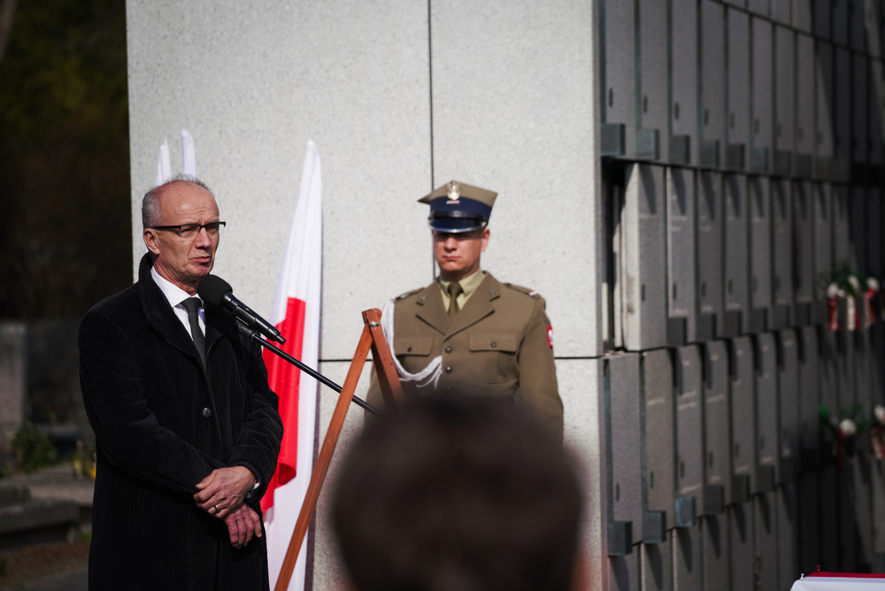 Ceremonia pogrzebowa ppor. Jerzego Jętkiewicza ps. Żegota. Na zdj. zastępca prezesa IPN dr hab. Krzysztof Szwagrzyk – Warszawa, 16 marca 2026. Fot. Mateusz Niegowski (IPN)