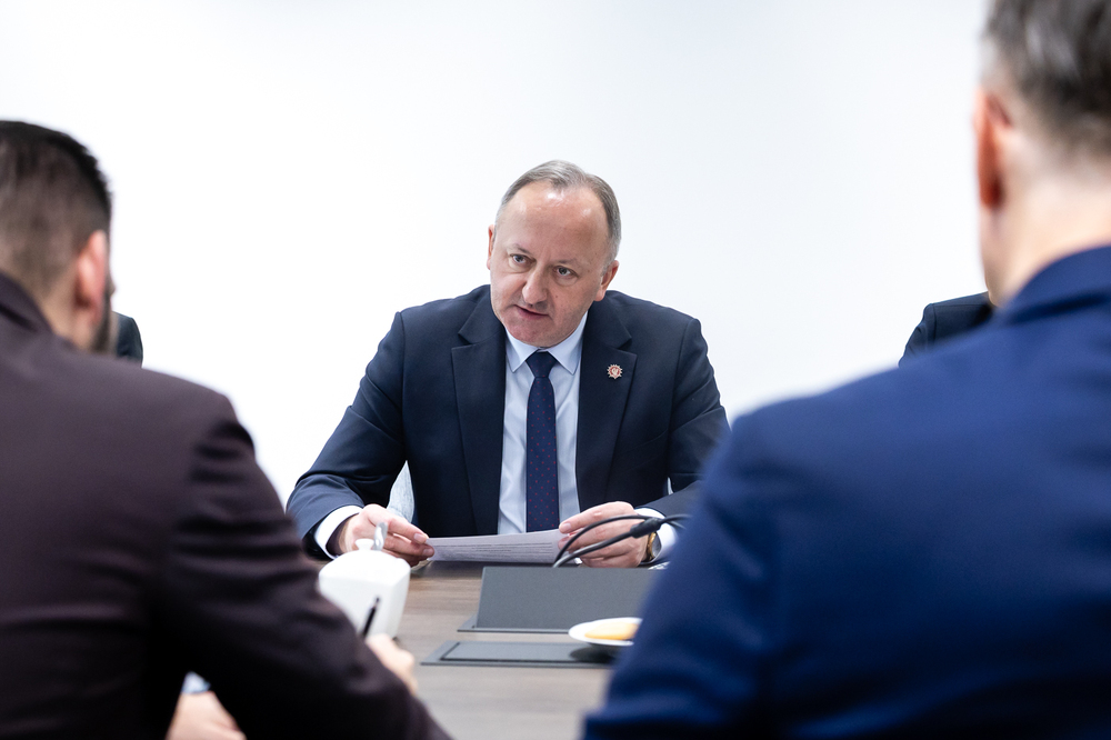 Dyrektor wykonawczy Cuban Freedom March z wizytą w IPN. Na zdj. zastępca prezesa IPN dr hab. Karol Polejowski – Warszawa, 18 marca 2026. Fot. Sławek Kasper (IPN)