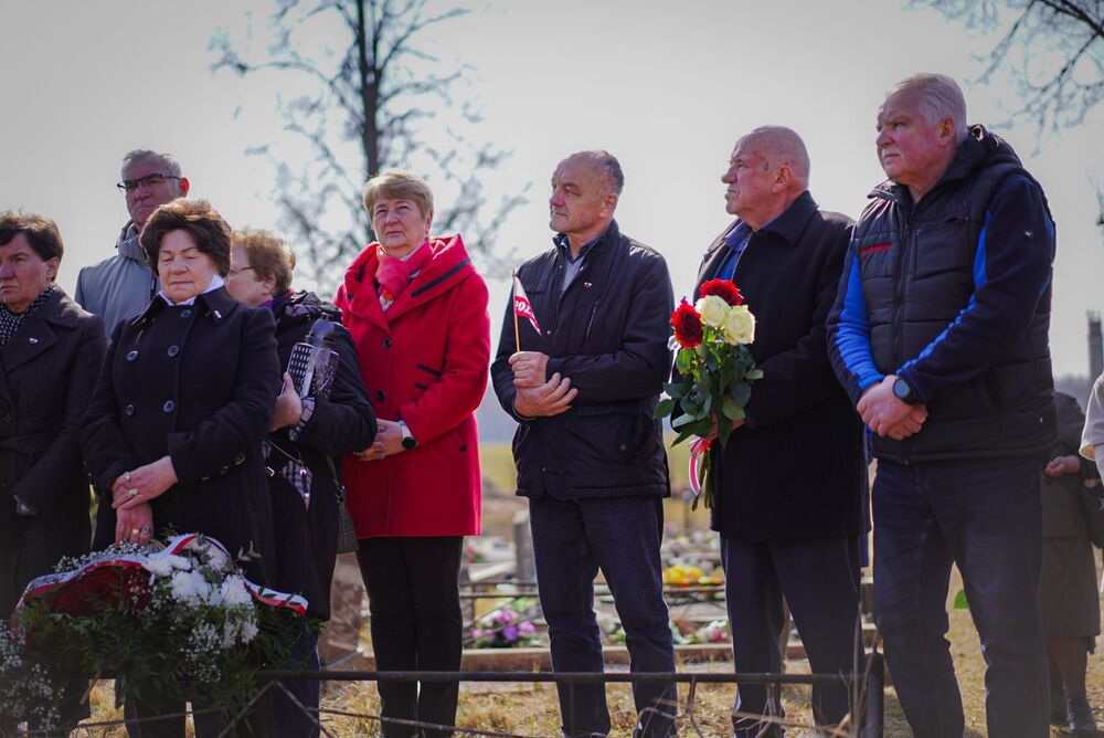 Poświęcenie pomnika nagrobnego Napoleona Ciukszy Waligóry – Powiewiórka, 21 marca 2026. Fot. Mateusz Niegowski (IPN)