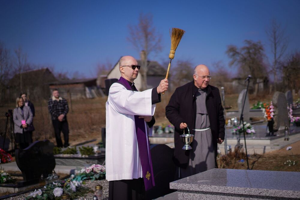 Poświęcenie pomnika nagrobnego Napoleona Ciukszy Waligóry – Powiewiórka, 21 marca 2026. Fot. Mateusz Niegowski (IPN)